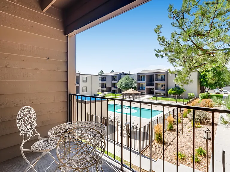 Sterling Heights, Greeley, Co. Apartments