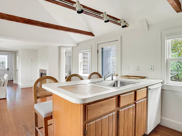 55 Garden St — Photo 10