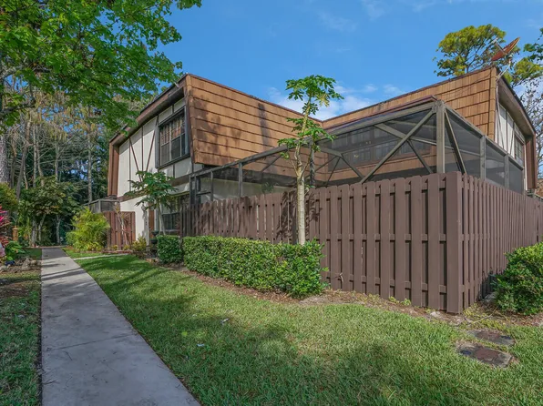 138 Weybridge Circle #B, Royal Palm Beach, FL 33411