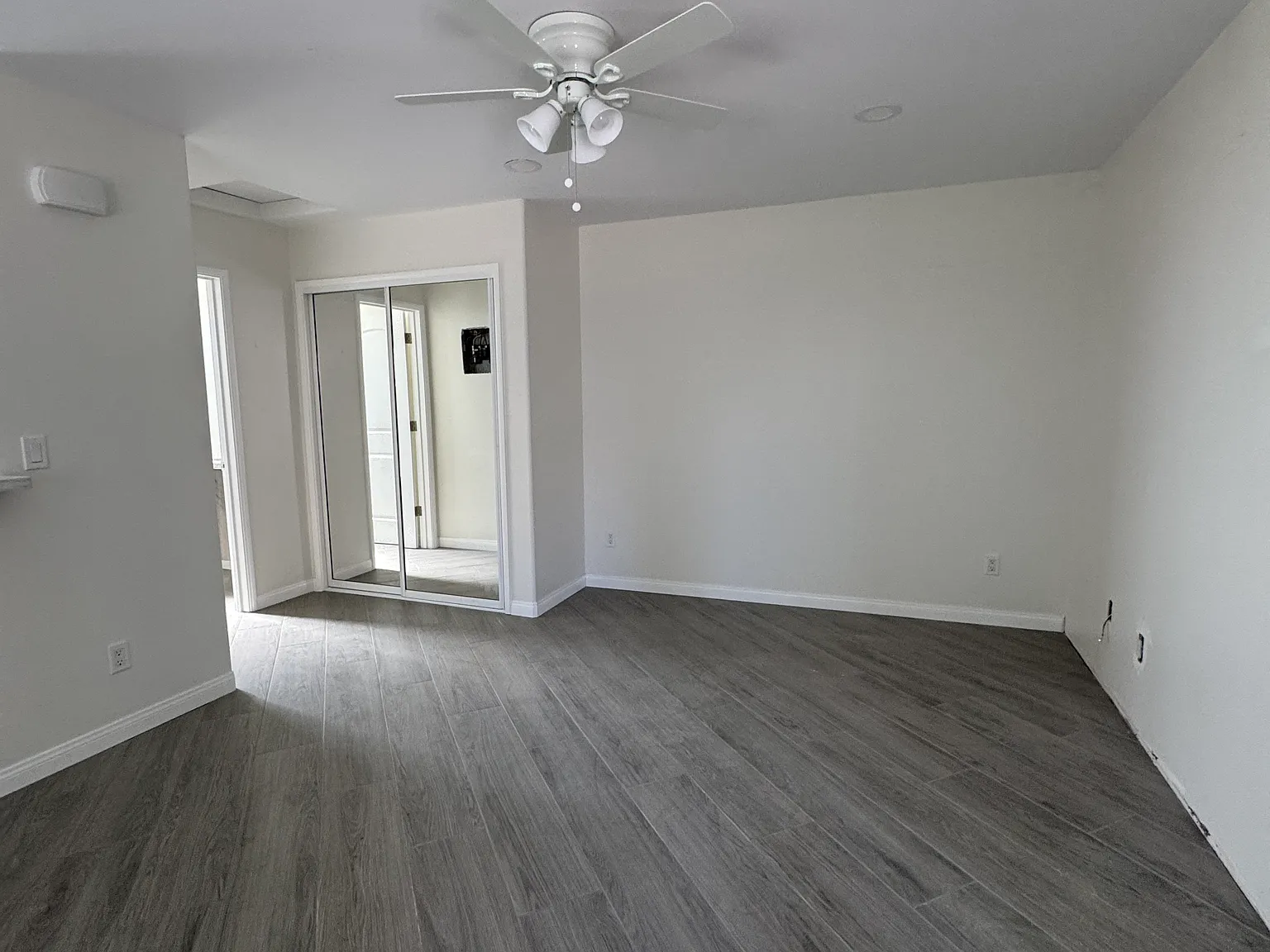 Studio, $1,400 — Photo 2