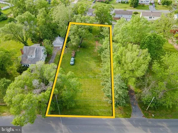 1 Town Hall Rd, Mc Gaheysville, VA 22840