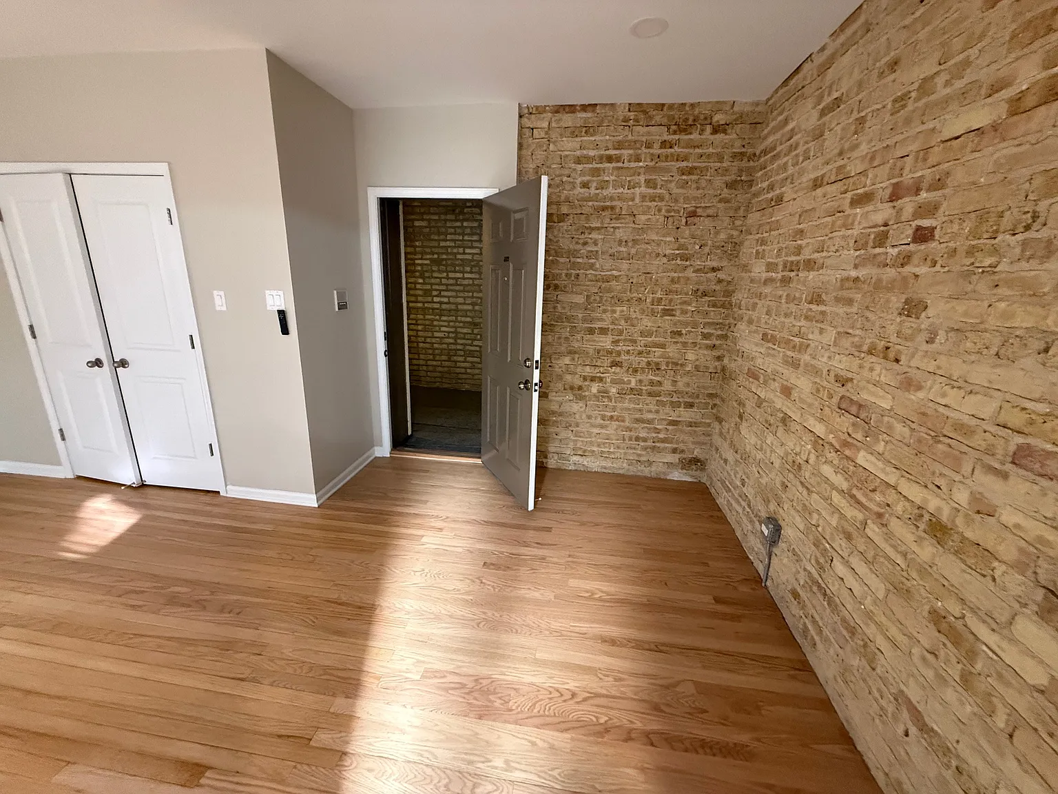 6150 N Winthrop — Photo 4