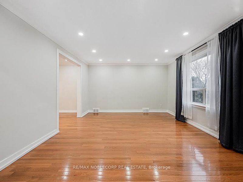 Toronto House for rent - 3 Bedrooms — photo 18