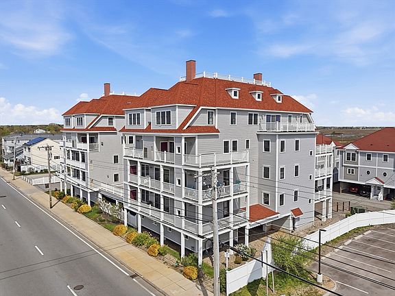 3rd image of 233 Beach Rd #A11