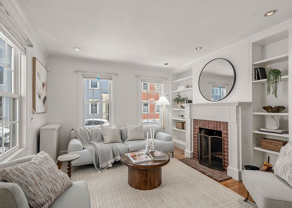 1st image of 64 Pearl St