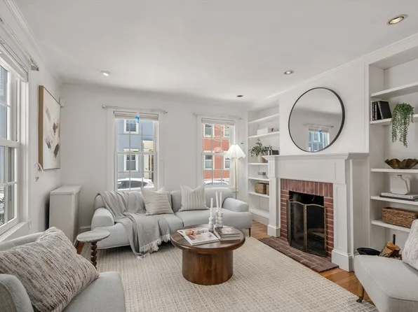 64 Pearl St, Charlestown, MA 02129