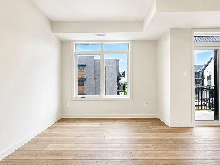 824 Woolwich St #110 — Photo 11