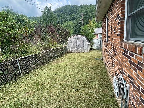 4th image of 65 S Castle Dr