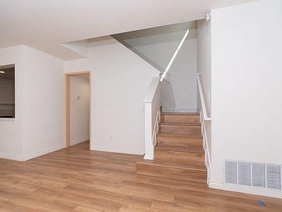5th image of 3633 Daybreak St