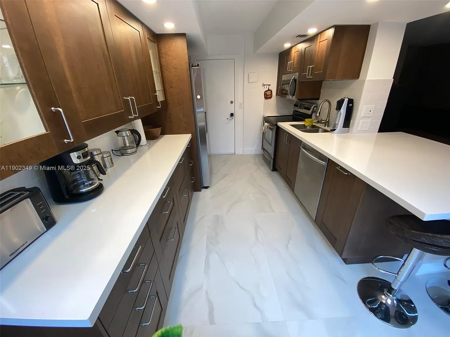 The Clifton Condo — Photo 4