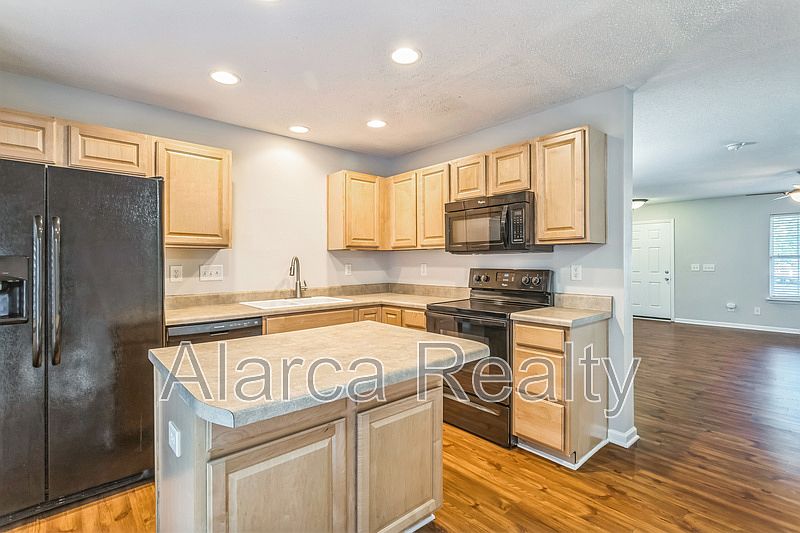 1st image of 125 Summerwood Dr