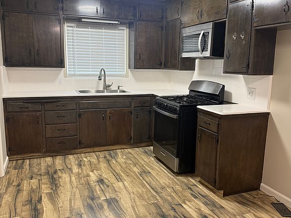3rd image of 241 S Peach Ave