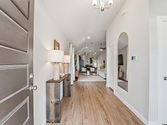 5th image of 8122 Royal Breeze Dr