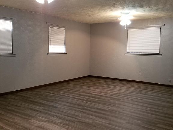 2nd image of 3638 Curtiss St