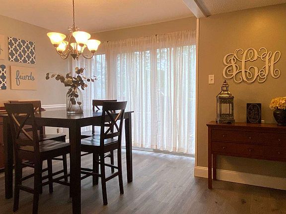 4th image of 215 NW Fairway Hills Gln Unit 24