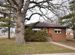 1056 Adams Ave, Oshkosh, WI 54902
