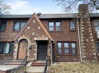 8555 67th Rd, Rego Park, NY 11374