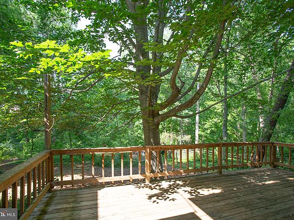 5th image of 204 Anderson Dr