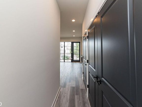 5th image of 1220 N Bosworth Ave #716