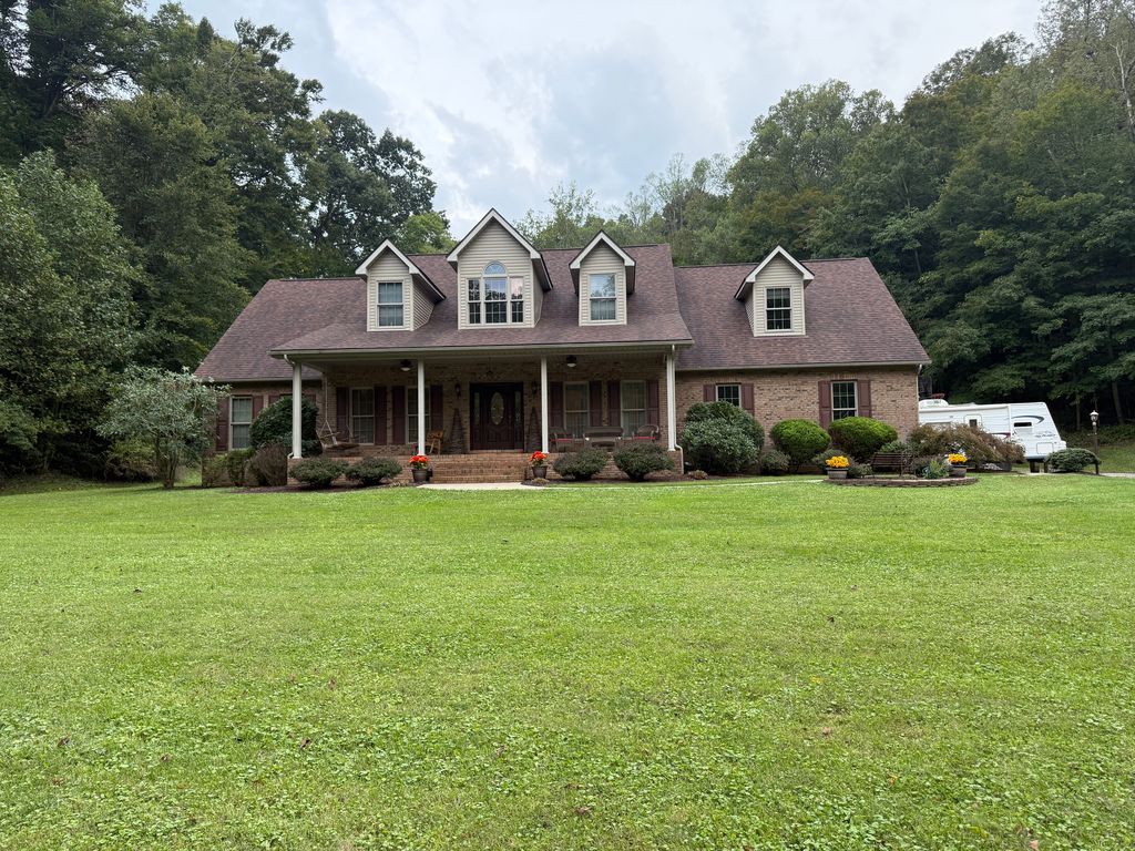 7058 Applewood Dr - Property Image