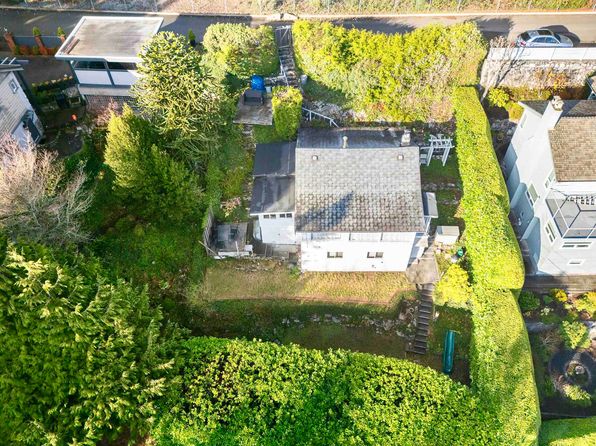 3575 Sunset Ln, West Vancouver, BC V7V 0A9