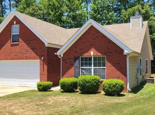 1593 Queen Elizabeth Dr, Locust Grove, GA 30248