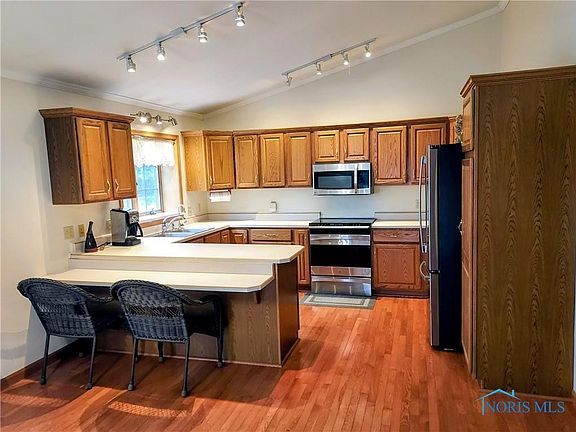 4th image of 302 Willow Bend Dr