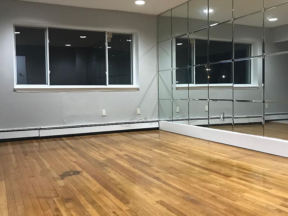 1st image of 1059 Huntington Ave #3