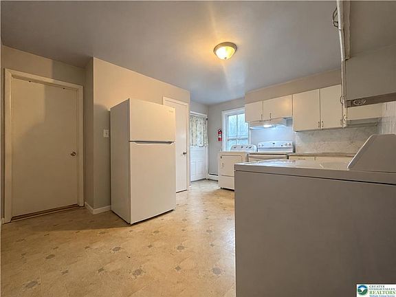 3rd image of 515 W Washington St