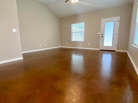 5th image of 804 S Live Oak St Street
