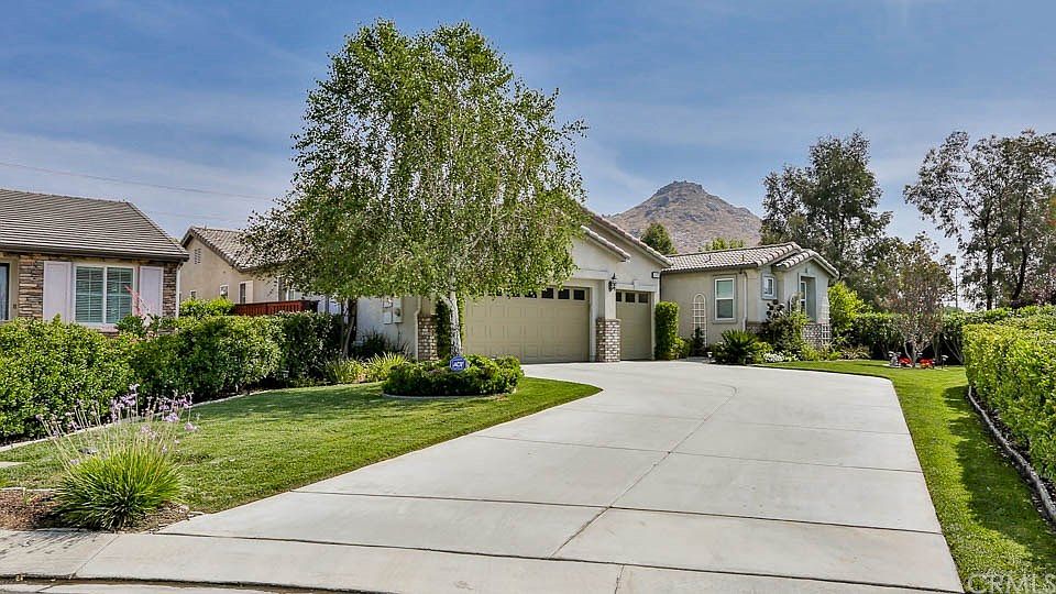 1st image of 670 Olazabal Dr