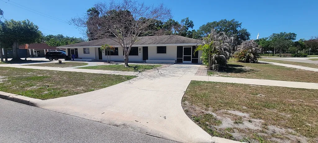 Cozy 2-Bedroom Unit in Vero Beach, Florida — Photo 1