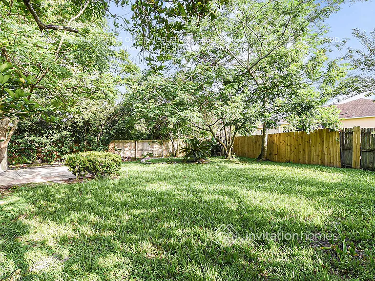 1567 Naples Cir — Photo 15