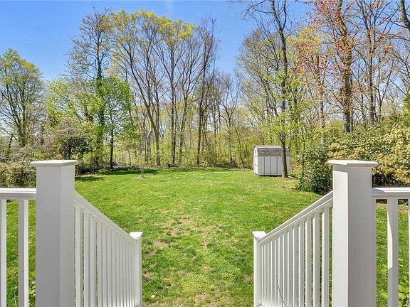 3rd image of 11 Carpenter Pl