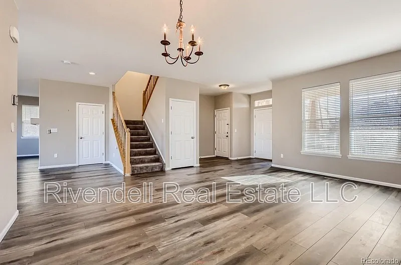 5 bed, 4.0 bath, 3234 sqft, $3,845 — Photo 4