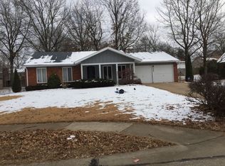 1782 Edgebriar Ln, Saint Louis, MO