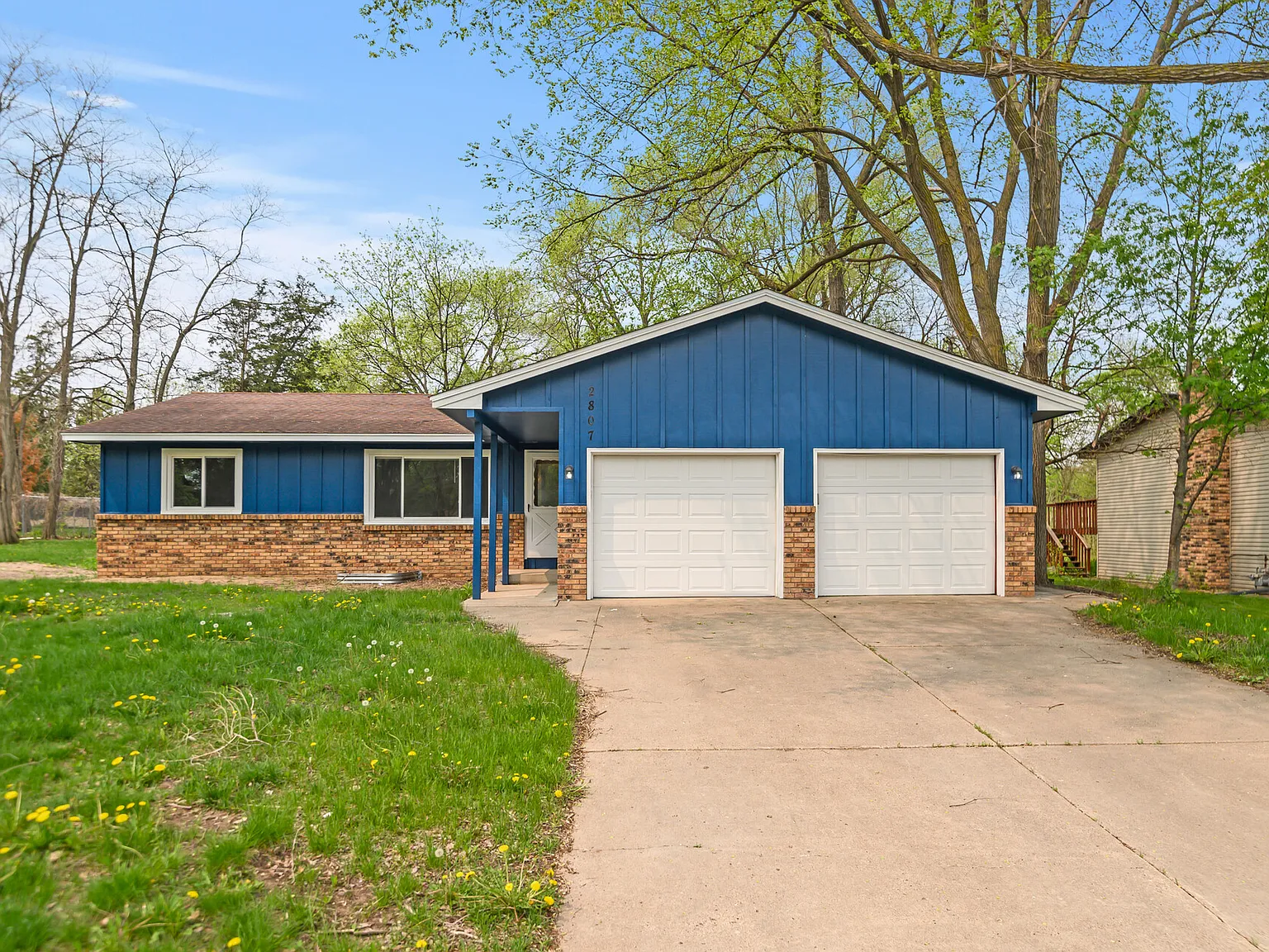 5 bed, 1949 sqft, $3,100 — Photo 3