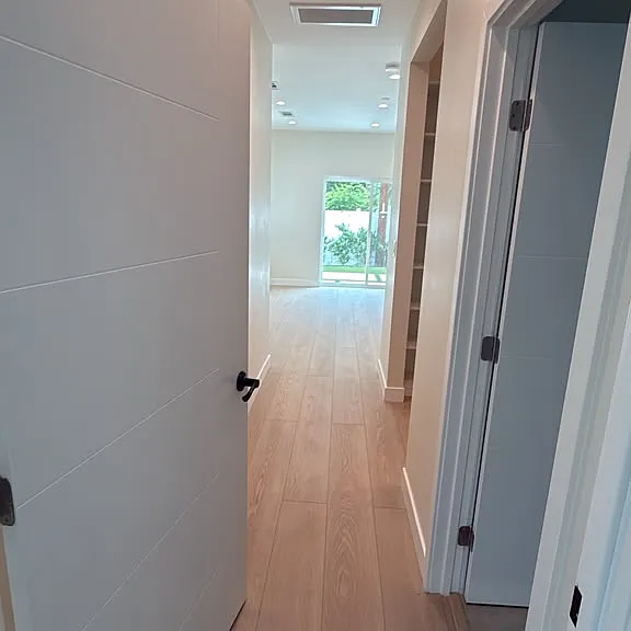 5412 Fallbrook Ave — Photo 5