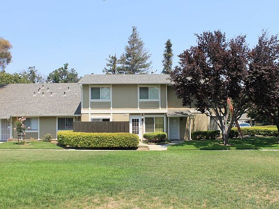 2nd image of 2209 Warfield Way Unit C