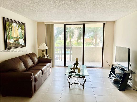 2nd image of 600 Biltmore Way APT 313