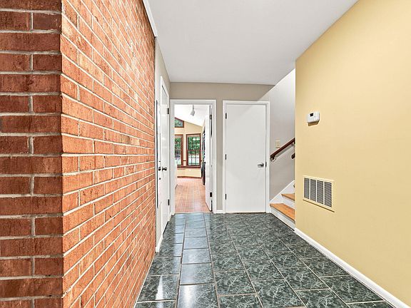 3rd image of 305 Plum Ln