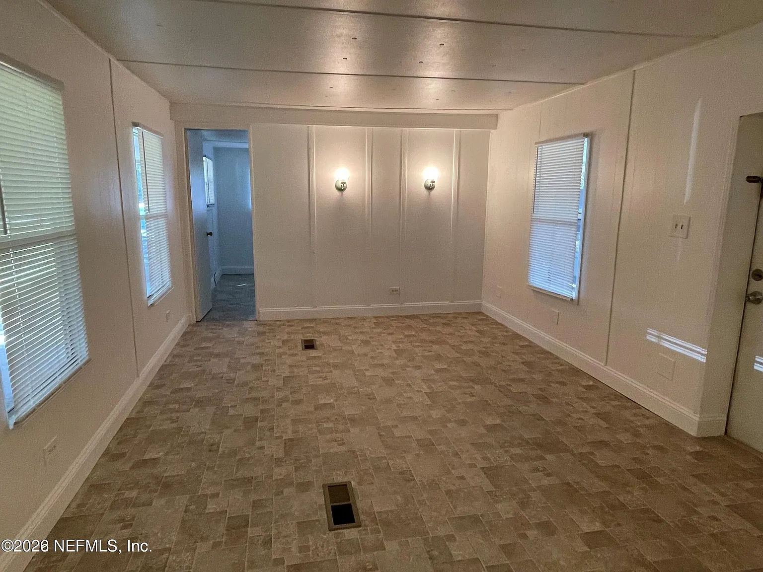 3 bed, 3.0 bath, 1108 sqft, $1,200 — Photo 3