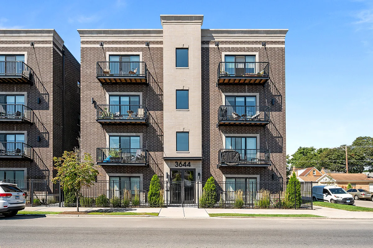 Building Photo - 3638-44 N Harlem Ave
