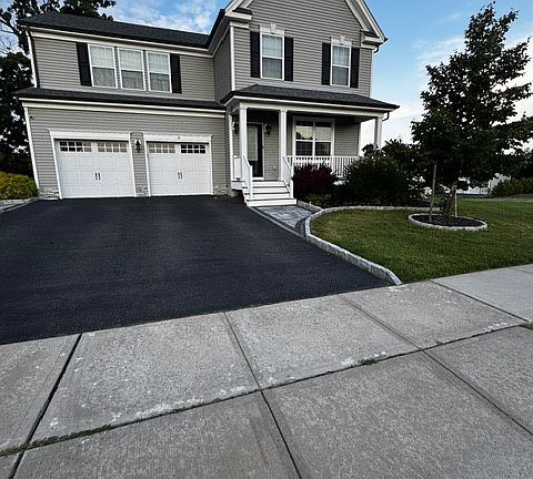 2nd image of 16 Boxwood Rd