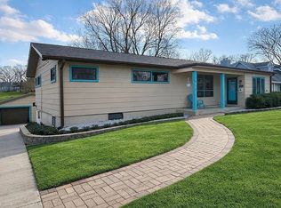 913 S 8th Ave W, Newton, IA 50208