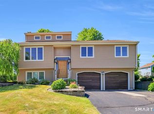 27 Evergreen Rd, Cromwell, CT 06416