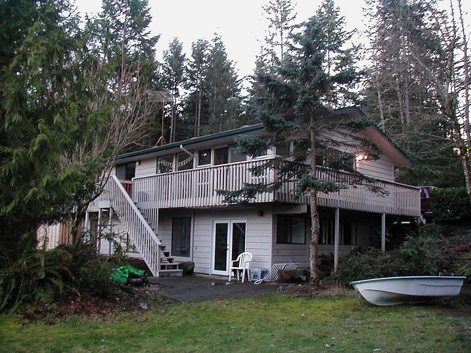 1st image of 4820 Center Ln NE