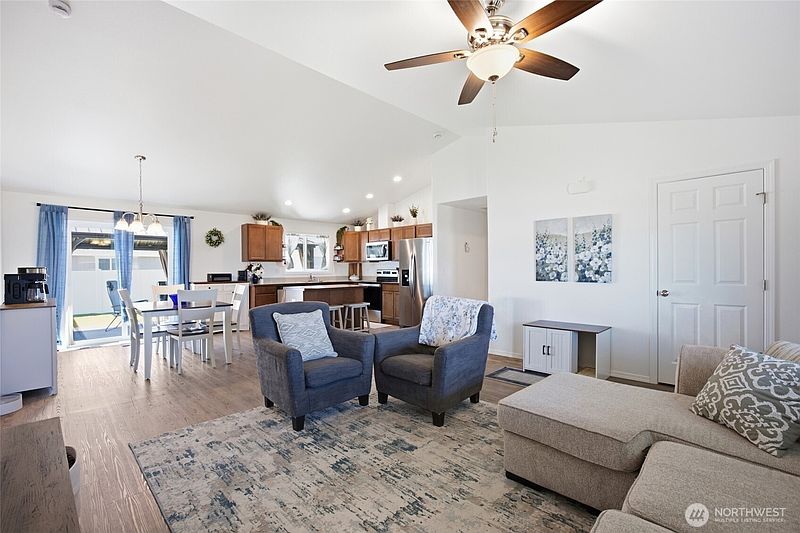 5th image of 1305 W Polo Ridge Drive