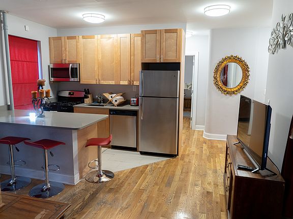 2nd image of 17 E 124th St #F6