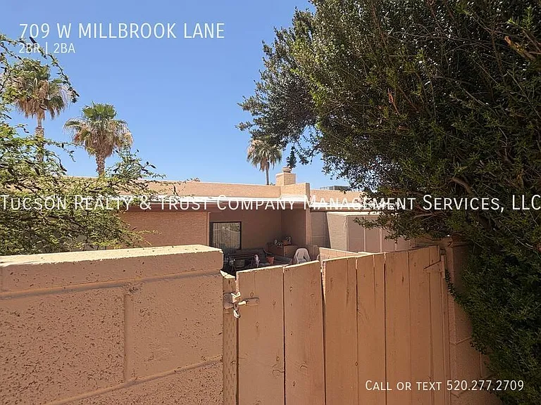 709 W Millbrook Ln — Photo 17